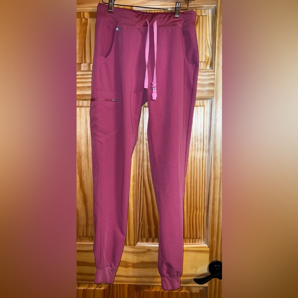 Figs scrub pants. Size small tall. Color rose quartz. Joggers